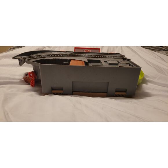 Thomas & Friends Sodor Take Along Playset w Thomas The Train Engine Portable - Picture 16 of 16